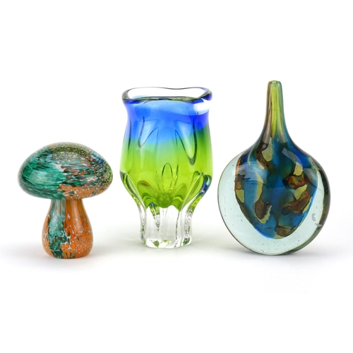 2344 - Art glassware including a Mdina vase and mushroom design paperweight, the largest 18cm high