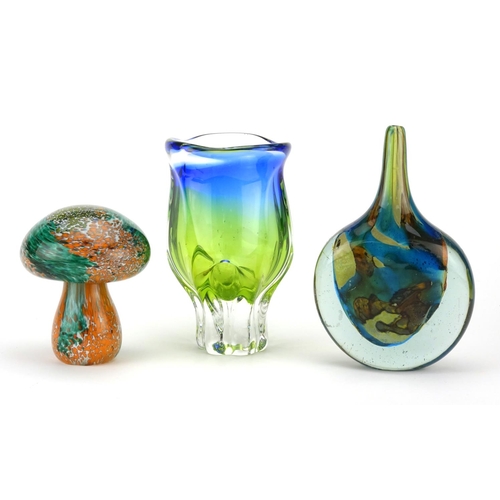 2344 - Art glassware including a Mdina vase and mushroom design paperweight, the largest 18cm high