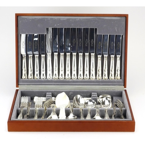 2095 - Eight place canteen of Sheffield silver plated and stainless steel cutlery, the canteen, 44.5cm wide