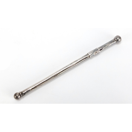 299 - Silver propelling swizzle stick, 9cm in length