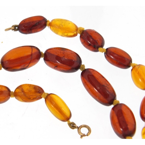 2847 - Amber coloured bead necklace, 48cm in length, approximate weight 17.0g