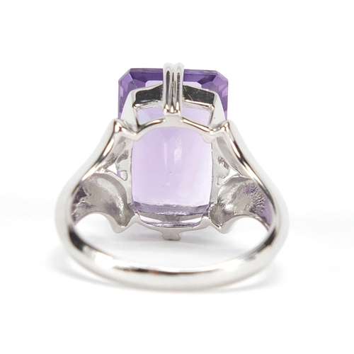 2657 - 9ct white gold amethyst ring, size N, approximate weight 5.2g