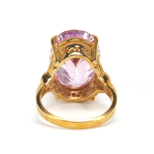 2659 - 9ct gold pink stone ring, size N, approximate weight 8.1g