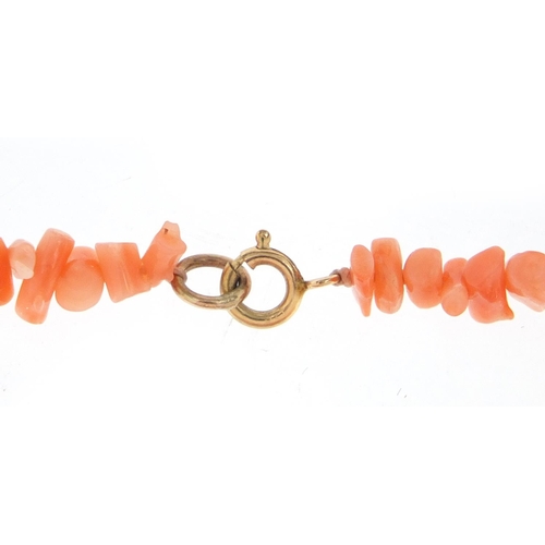 2844 - Natural pink coral necklace with 9ct gold clasp, 42cm in length