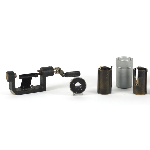 104 - Leica and Leitz camera accessories including Leica Itooy and Ernst Leitz 9cm finder