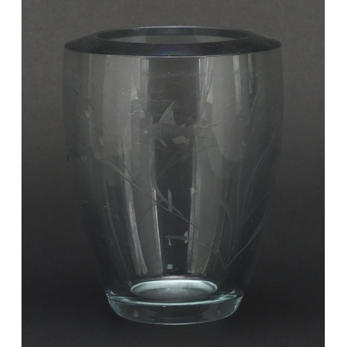 478 - Art Deco clear glass vase, etched with fish possibly by Orrefors, 16.5cm high