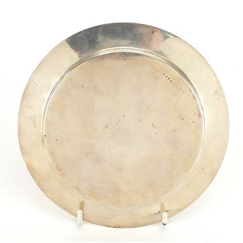 2593 - Circular silver shallow dish, by John Grinsell & Sons, Birmingham 1908, 14.5cm in diameter, approxim... 