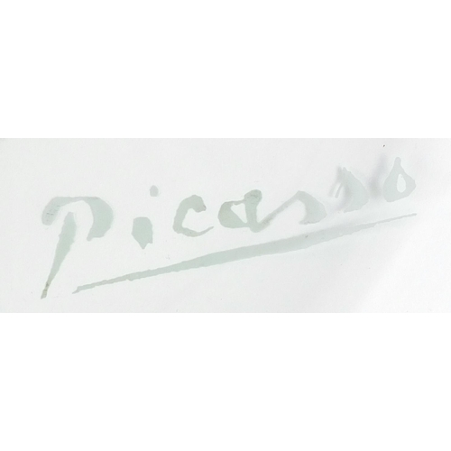 589 - Vintage Picasso design glass plate, 34cm in diameter