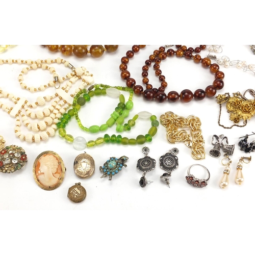 350 - Vintage and later costume jewellery including amber style bead necklaces, cameo brooch and lockets, ... 
