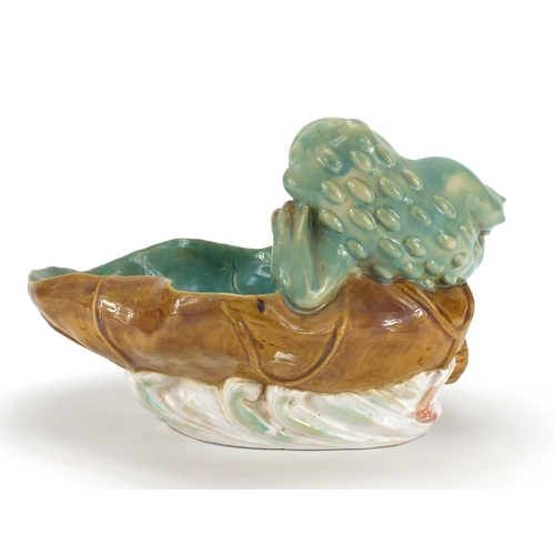 2221 - Majolica style frog and lily pad design centre piece, 30cm wide