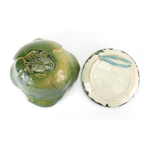 551 - Majolica crab plate and cabbage leaf bowl, the plate 22.5cm in diameter