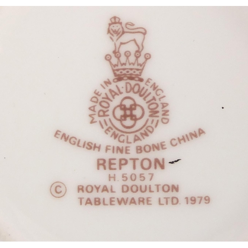 853 - Royal Doulton Repton pattern dinner and teawares including dinner plates and trios