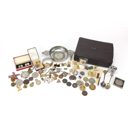 721 - Objects including World coins, sports jewels and enamelled badges