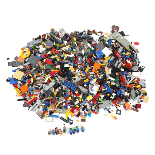 851 - Large selection of building bricks, mostly Lego, including mini figures