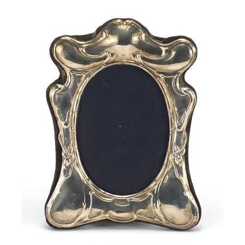 2259 - Art Nouveau style silver easel photo frame, by Keyford Frames Ltd, London 1988, 20cm high