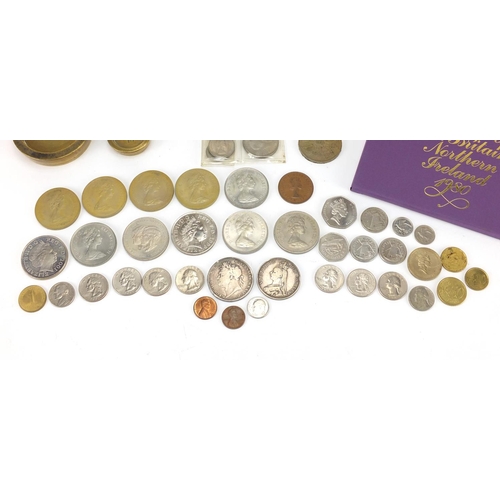 487 - 19th century and later British and World coins including 1821 silver crown and 1890 half crown, toge... 