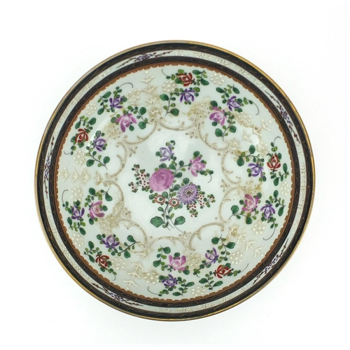 722 - Samson porcelain footed bowl, hand painted with an armorial crest and flowers, 21.5cm in diameter