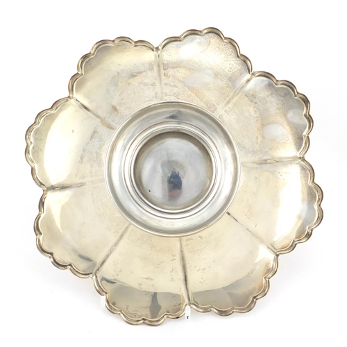 834 - Silver pedestal flower head bowl, indistinct makers mark Birmingham 1944, 26cm in diameter, approxim... 