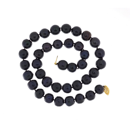 953 - Tahitian pearl necklace with 14ct gold clasp, 44cm in length, approximate weight 73.7g