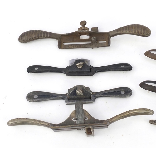 197 - Eleven vintage wood working Spoke shave planes including E Preston & Sons, Record, Stanley and Rapie... 