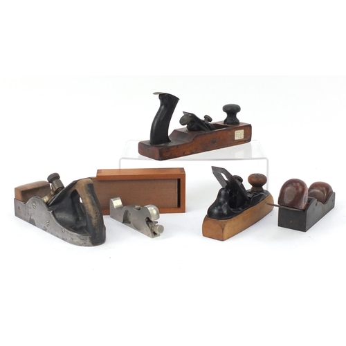 172 - Five vintage wood working planes including a Stanley 92 and Stanley No.122, the largest 25cm in leng... 