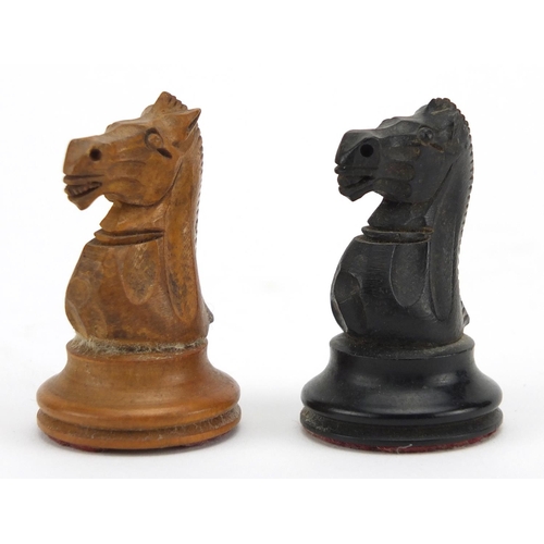 156 - Late 19th/early 20th century boxwood and ebony Staunton chess set, the largest pieces each 8.5cm hig... 