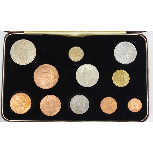 2800 - Elizabeth II 1968 specimen coin set and a silver Prince of Wales Investiture medal, approximate weig... 