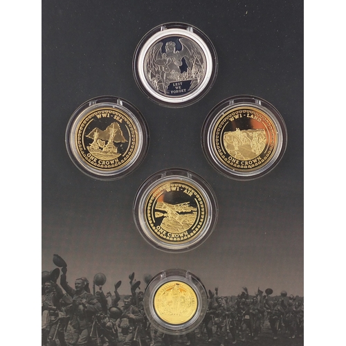 2793 - War to End all Wars Centenary coin set, including a 9ct gold double crown and a silver crown
