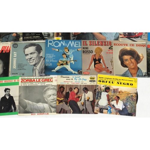 2687 - French vinyl 45RPM's including Dalida, Marie Laforey and Johnnie Ray