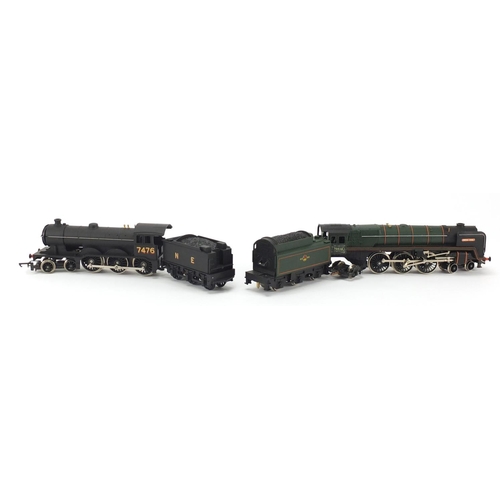 2632 - Two Hornby OO gauge locomotives with boxes, Royal Star 70028 and R.150 LNER 7476