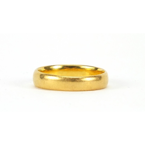 2909 - 22ct gold wedding band, size O, approximate weight 4.9g