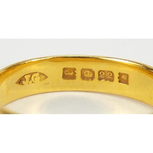 2909 - 22ct gold wedding band, size O, approximate weight 4.9g
