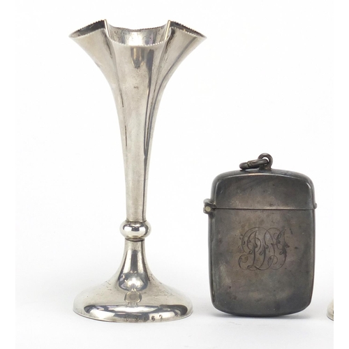 2847 - Pair of Victorian silver bud vases and a rectangular silver vesta, the vases hallmarked London 1900,... 