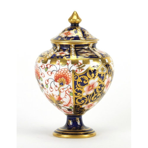 2551 - Royal Crown Derby Old Imari pedestal vase and cover, 12cm high