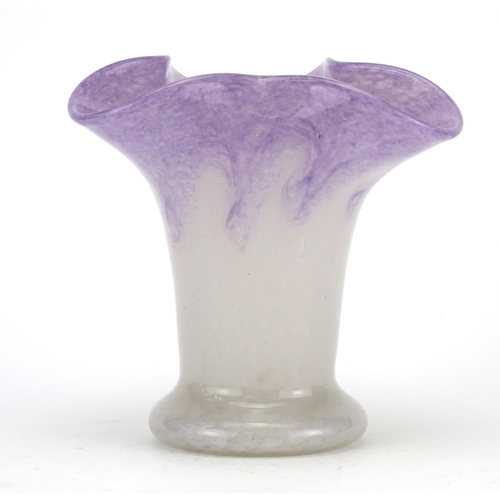 2478 - Ysart pink and white mottled glass vase, having a swirl design, etched Ysart to the base, 20.5cm hig... 