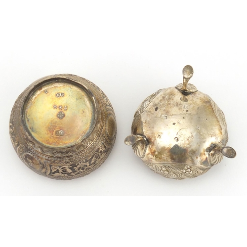 2838 - Two Victorian silver open salts, London 1874 and Sheffield 1865, the largest 6cm in diameter, approx... 