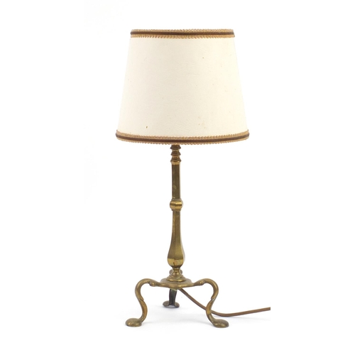 163 - Edwardian brass pullmans lamp with shade, 45cm high