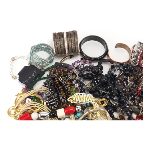 352 - Costume jewellery including necklaces, bracelets and earrings