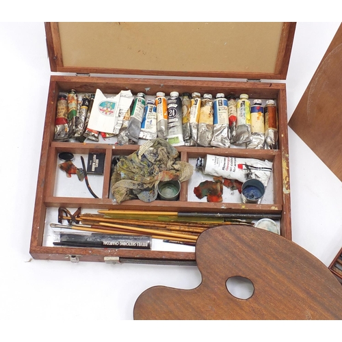 597 - Vintage and later paints and easels including Windsor & Newton