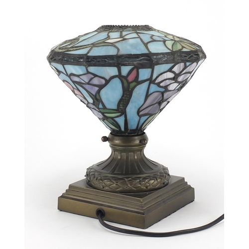 486 - Tiffany style leaded glass table lamp, 25cm high