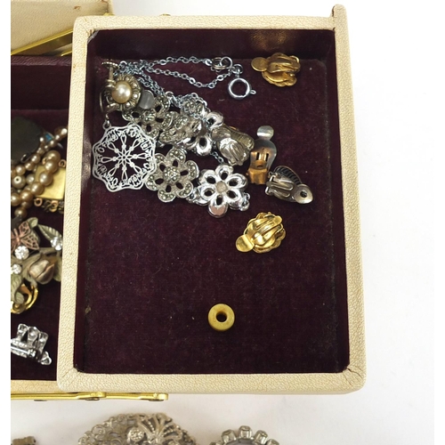316 - Costume jewellery including brooches, necklaces and earrings