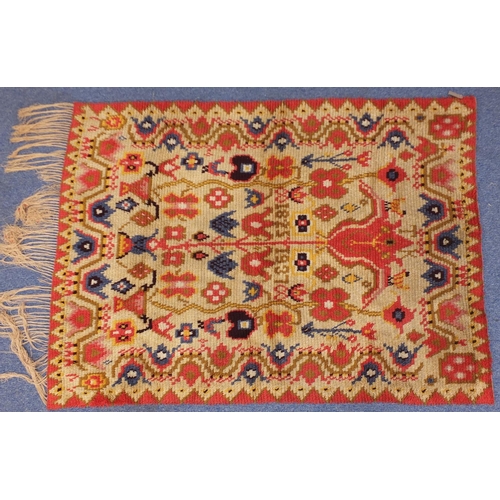 133 - Rectangular floral rug, 190cm x 140cm