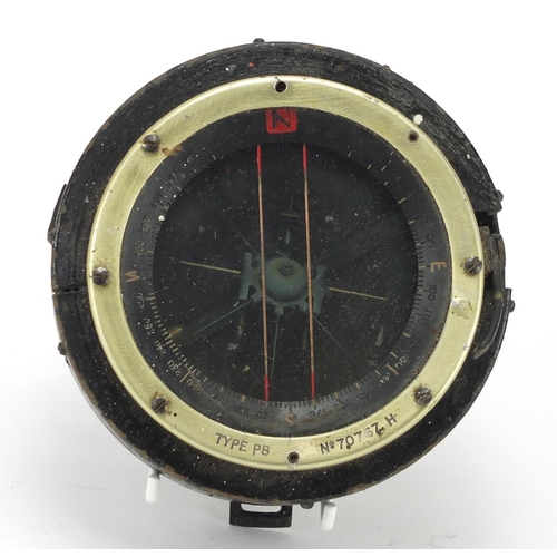 669 - Military interest type P8 compass, numbered 70767, 13.5cm in diameters