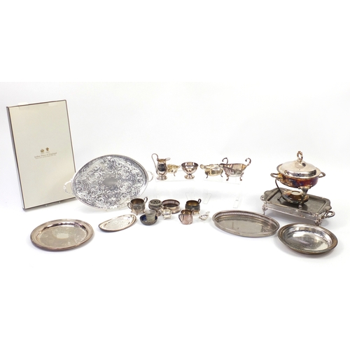 259 - Silver plate including a warmer, as new Arthur Price gallery tray and sauce boats