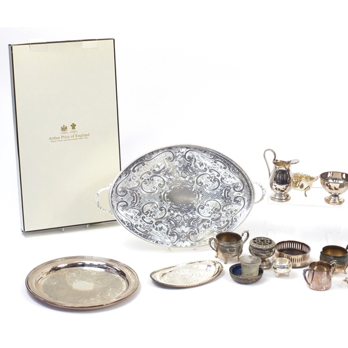259 - Silver plate including a warmer, as new Arthur Price gallery tray and sauce boats
