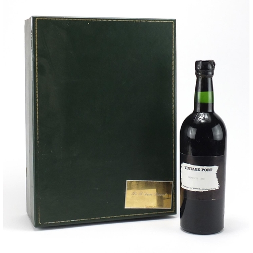 2281 - Bottle with label Mackenzie 1960 vintage port, with fitted box