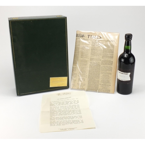 2281 - Bottle with label Mackenzie 1960 vintage port, with fitted box