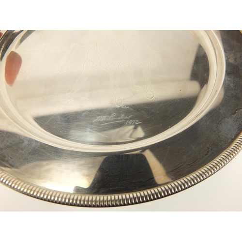 2340 - Circular silver plate engraved with Brigadier Gerard, limited edition 704/2000 by William Comyns, 23... 