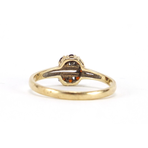 2459 - 9ct gold garnet ring, size Q, approximate weight 1.8g