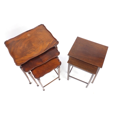 138 - Nest of three mahogany occasional tables and a nest of two mahogany tables by Waring and Gillow